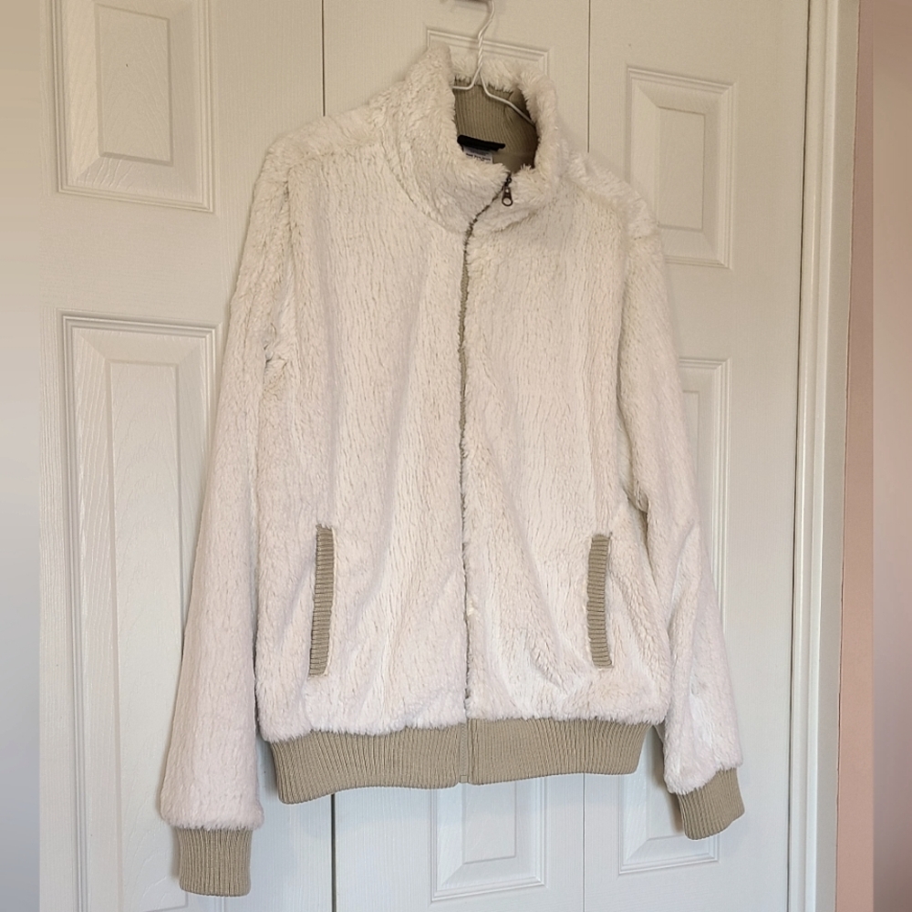 NWOT Patagonia Conejo Faux Fur Fleece Bomber Jacket 🏕🥾